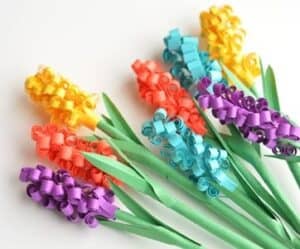 spring flower kid crafts - crafts for kids - kid craft -#kidscraft #preschool #craftsforkids amorecraftylife.com