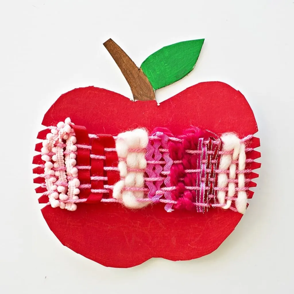 apple kid craft- amorecraftylife.com - fall kid craft - craft for kids
