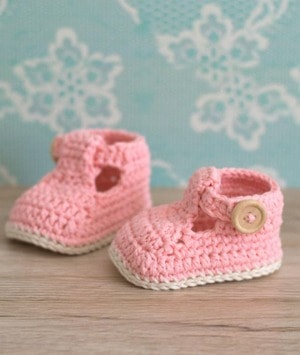 baby shoes crochet patterns - baby booties - baby gift - crochet pattern pdf - amorecraftylife.com #crochet #crochetpattern #baby