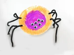 plate spider kid craft - halloween kid craft -amorecraftylife.com #kidscraft #craftsforkids #preschool