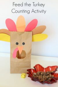 thanksgiving activities - turkey kid craft - fall kid craft - thanksgiving kid craft - amorecraftylife.com #kidscraft #craftsforkids #preschool