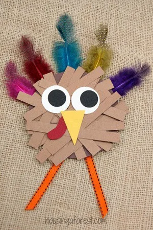 turkey kid craft - fall kid craft - thanksgiving kid craft - amorecraftylife.com #kidscraft #craftsforkids #preschool