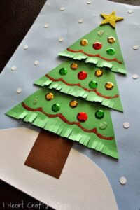 christmas tree kid craft - christmas kid craft - arts and crafts activities - amorecraftylife.com #kidscraft #craftsforkids #preschool 