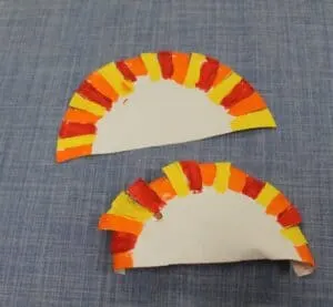 curly turkey kid craft - fall kid craft - paper plate craft - thanksgiving kid craft - amorecraftylife.com #kidscraft #craftsforkids #preschool