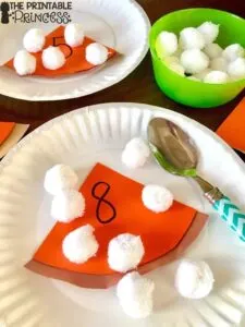 thanksgiving activities - turkey kid craft - fall kid craft - thanksgiving kid craft - amorecraftylife.com #kidscraft #craftsforkids #preschool