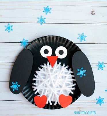 penguin kid crafts - arts and crafts activities -winter kid craft- amorecraftylife.com #kidscraft #craftsforkids #winter #preschool