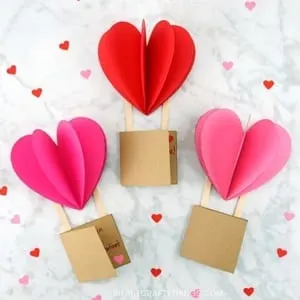 valentines day card kid crafts - arts and crafts activities -valentines day kid craft- amorecraftylife.com #kidscraft #craftsforkids #valentinesday #preschool