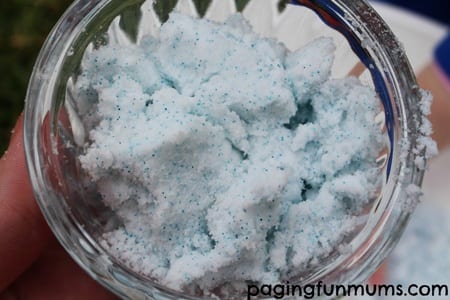 winter activities - arts and crafts activities -winter kid craft- amorecraftylife.com #kidscraft #craftsforkids #winter #preschool