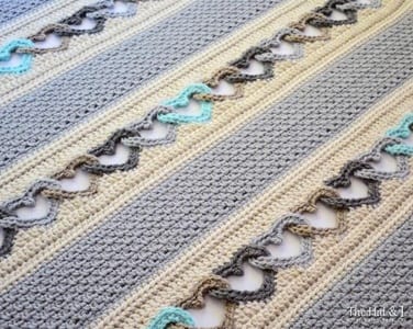 heart blanket crochet pattern - heart crochet pattern- crochet pattern pdf - valentines day pattern- amorecraftylife.com #heart #crochet #crochetpattern