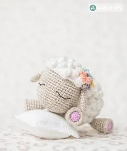 lamb crochet pattern- easter crochet pattern pdf - amigurumi amorecraftylife.com #crochet #crochetpattern