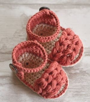 baby sandals crochet pattern - baby shoes crochet patterns - baby booties - baby gift - crochet pattern pdf - amorecraftylife.com #crochet #crochetpattern #baby