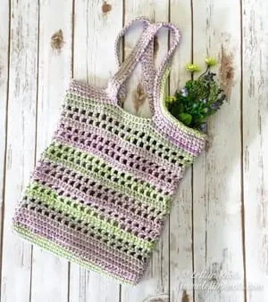market bag crochet pattern- tote crochet pattern pdf - grocery bag - beach bag - crocheting with cotton yarn  amorecraftylife.com #crochet #crochetpattern