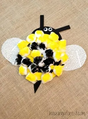 Bee Kid Crafts - bug kid craft - insect kid craft amorecraftylife.com #kidscrafts #craftsforkids #preschool