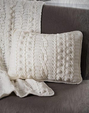 pillow crochet pattern -amorecraftylife.com #crochet #crochetpattern #diy