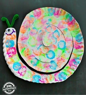 Make colorful and fun snail Kid Crafts - acraftylife.com #kidscrafts #craftsforkids #preschool