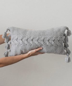 pillow crochet pattern -amorecraftylife.com #crochet #crochetpattern #diy