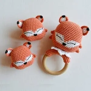 rattle fox crochet pattern - amigurumi crochet pattern - amorecraftylife.com #crochet #crochetpattern #diy #amigurumi