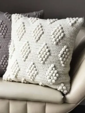 pillow crochet pattern -amorecraftylife.com #crochet #crochetpattern #diy