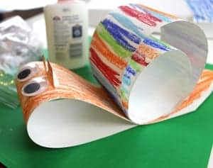 striped paper snail Kid Craft- amorecraftylife.com #kidscrafts #craftsforkids #preschool