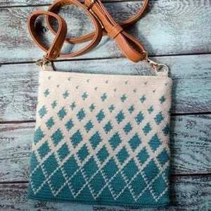 purse crochet pattern - handbag crochet pattern - amorecraftylife.com #bag #crochet #crochetpattern