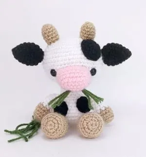 cow crochet pattern- - amigurumi amorecraftylife.com #crochet #crochetpattern #diy