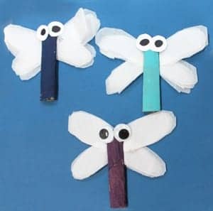 paper roll dragonfly Kid Crafts- amorecraftylife.com #kidscrafts #craftsforkids #preschool