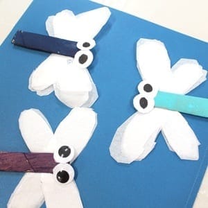 paper roll dragonfly Kid Crafts- amorecraftylife.com #kidscrafts #craftsforkids #preschool