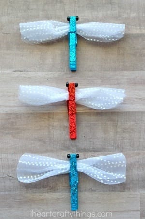dragonfly Kid Crafts- amorecraftylife.com #kidscrafts #craftsforkids #preschool