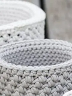 basket crochet pattern - amorecraftylife.com #crochet #crochetpattern #freecrochetpattern