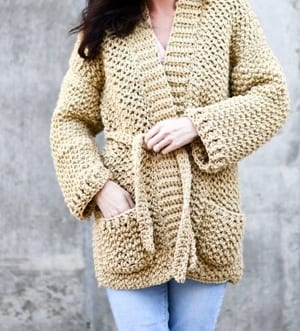 sweater crochet patterns- cardigan clothing crochet pattern- amorecraftylife.com #crochet #crochetpattern #diy