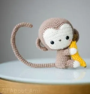 monkey crochet patterns- toy crochet pattern- amigurumi amorecraftylife.com #crochet #crochetpattern #diy