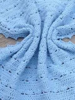 simply stunning baby blanket crochet pattern - amorecraftylife.com #baby #crochet #crochetpattern #freecrochetpattern