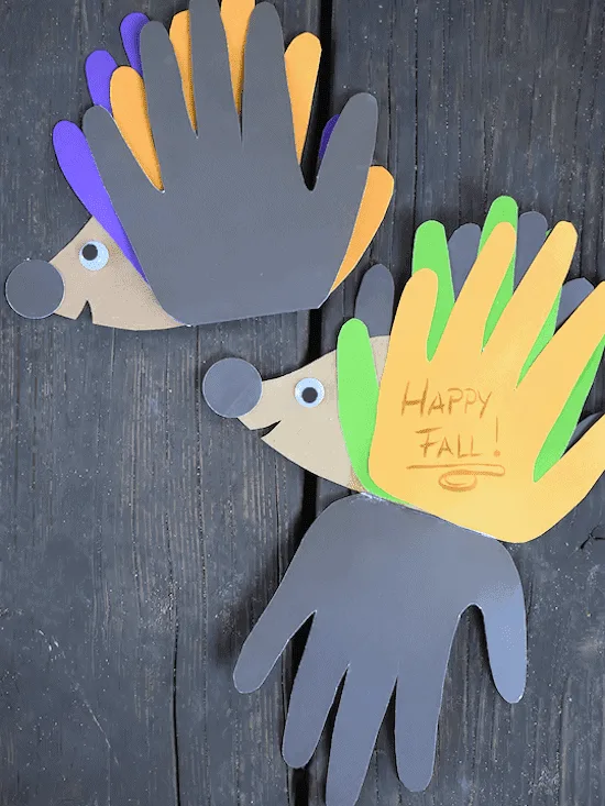 hedgehog Kid Crafts- fall kid craft - amorecraftylife.com #kidscrafts #craftsforkids #preschool