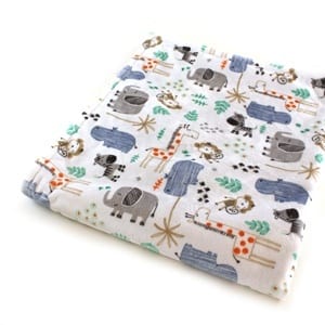 jungle minky baby blanket - baby blanket gift set tutorial- minky tips- safari zoo nursery - amorecraftylife.com #tutorial #baby #nursery #babygift #sewing #tips