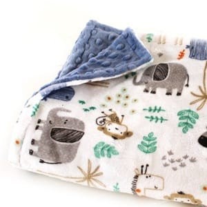jungle minky baby blanket - baby blanket gift set tutorial- minky tips- safari zoo nursery - amorecraftylife.com #tutorial #baby #nursery #babygift #sewing #tips