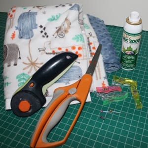 jungle minky baby blanket - baby blanket gift set tutorial- minky tips- safari zoo nursery - amorecraftylife.com #tutorial #baby #nursery #babygift #sewing #tips