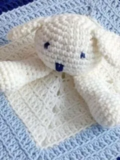 puppy baby lovey blanket crochet pattern - amorecraftylife.com #baby #crochet #crochetpattern #freecrochetpattern