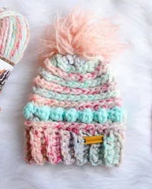 bulky hat crochet patterns- winter hat crochet pattern- amorecraftylife.com #crochet #crochetpattern #diy