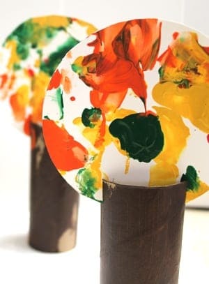 fingerprint Fall tree Kid Craft- easy autumn kid craft - amorecraftylife.com #kidscrafts #craftsforkids #preschool
