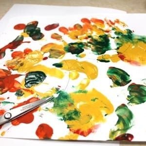 fingerprint Fall tree Kid Craft- easy autumn kid craft - amorecraftylife.com #kidscrafts #craftsforkids #preschool