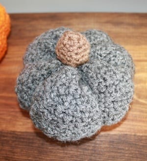 pumpkin crochet patterns- fall crochet pattern- amorecraftylife.com #crochet #crochetpattern #diy #freecrochetpattern