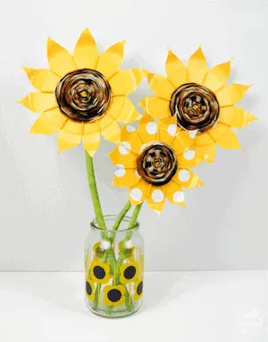 sunflower kid craft - amorecraftylife.com #kidscrafts #craftsforkids #preschool