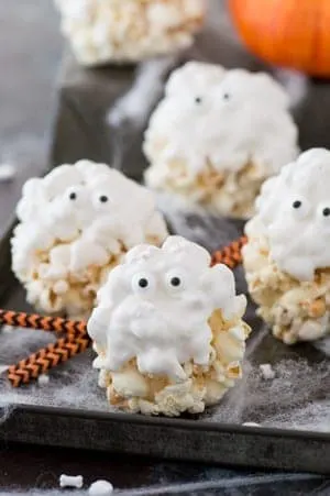 easy party treats- halloween fall snacks - school parties - recipes for kids - amorecraftylife.com #kidsactivities #halloween #preschool