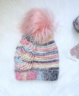 cable hat crochet pattern - winter hat - beanie crochet pattern - amorecraftylife.com #hat #crochet #crochetpattern