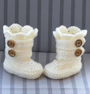 baby boots crochet patterns - baby shoes crochet pattern- baby booties- amorecraftylife.com #crochet #crochetpattern #diy #baby #babycrochet