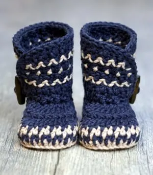 baby boots crochet patterns - baby shoes crochet pattern- baby booties- amorecraftylife.com #crochet #crochetpattern #diy #baby #babycrochet