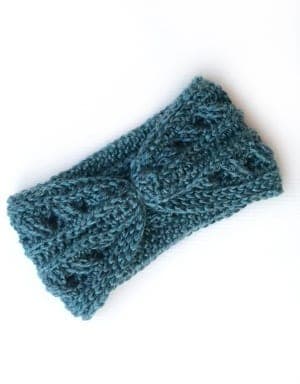 headband crochet pattern- ear warmer crochet pattern pdf - amorecraftylife.com #crochet #crochetpattern