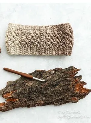 headband crochet pattern- ear warmer crochet pattern pdf - amorecraftylife.com #crochet #crochetpattern