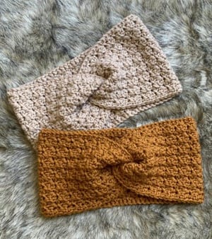 headband crochet pattern- ear warmer crochet pattern pdf - amorecraftylife.com #crochet #crochetpattern