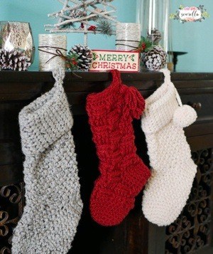 crochet Christmas patterns - winter - home decor- amorecraftylife.com #crochet #freecrochetpattern #crochetpattern #diy #christmas